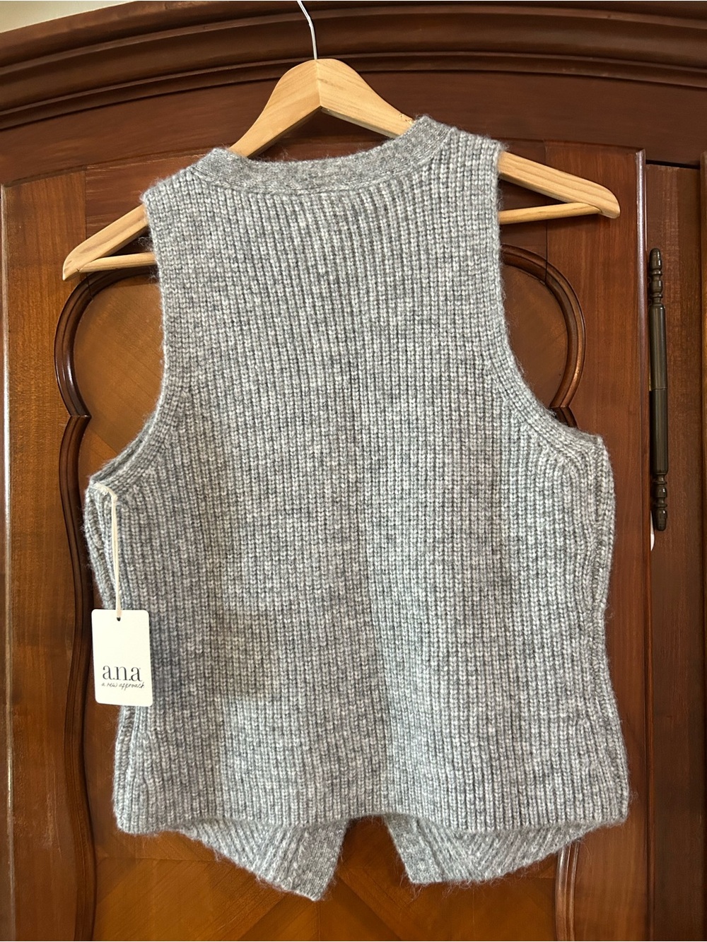 A.n.a Gray Ribbed Button-Front Knit Vest size small #1136 - Picture 6 of 7